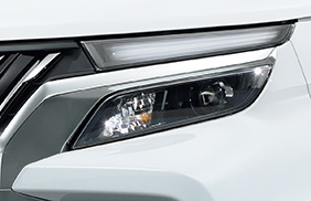 LEDヘッドランプ［ハイ/ロービーム、マニュアルレベリング機構付］