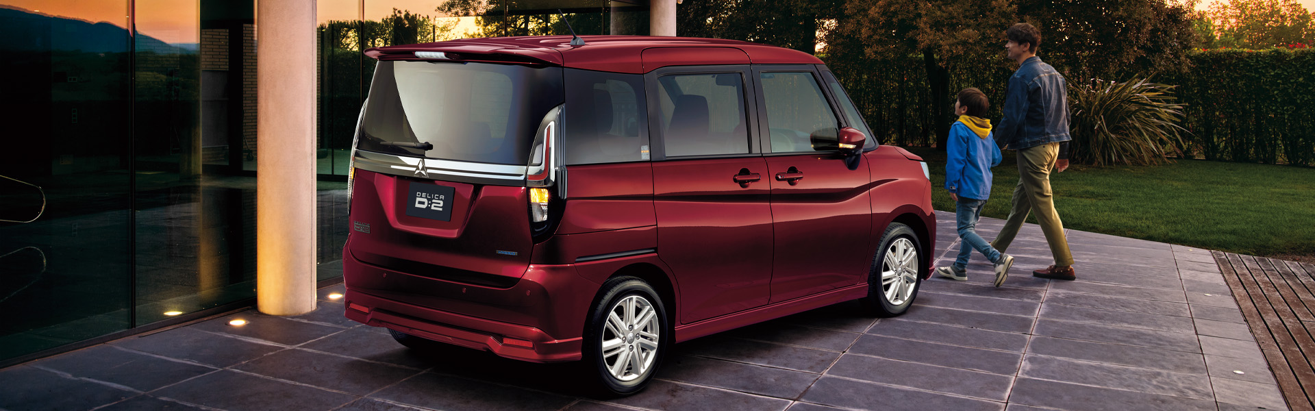 コンパクトだけど、広くて開放的な荷室は想像以上に使いやすい。