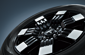 225/55R18タイヤ（マッド＆スノー）／アルミホイール（ブラック＋切削光輝仕上げ）