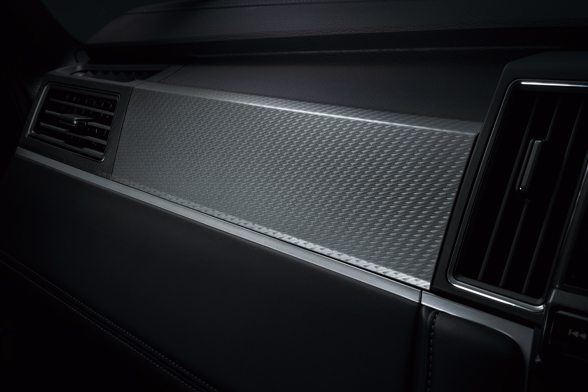 インパネ＆ドアトリムアクセントパネル（金属調）