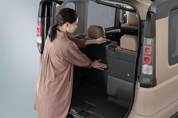 後席スライドレバー