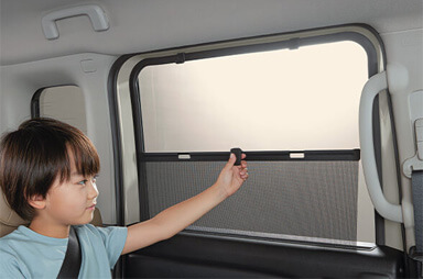 リヤロールサンシェード