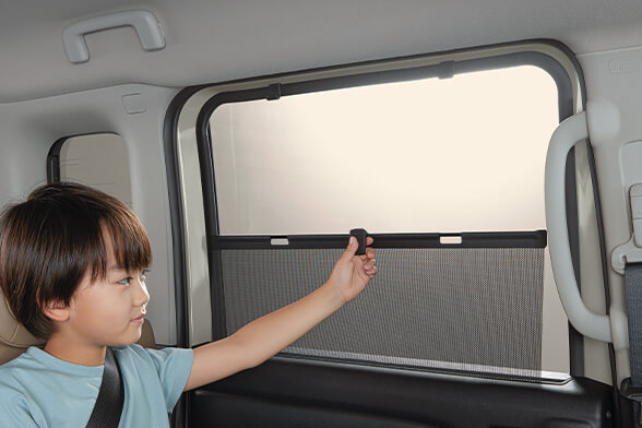 リヤロールサンシェード