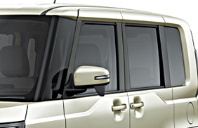 フロントドアガラス（UVカット機能付）