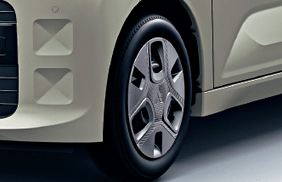 155/65R14タイヤ＋14インチスチールホイール（フルホイールカバー付）