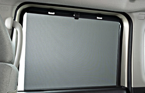 リヤロールサンシェード