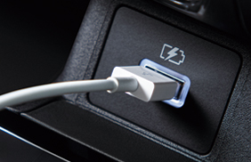 充電用USBポート（Type-Ax1）●USBケーブルは付属しません