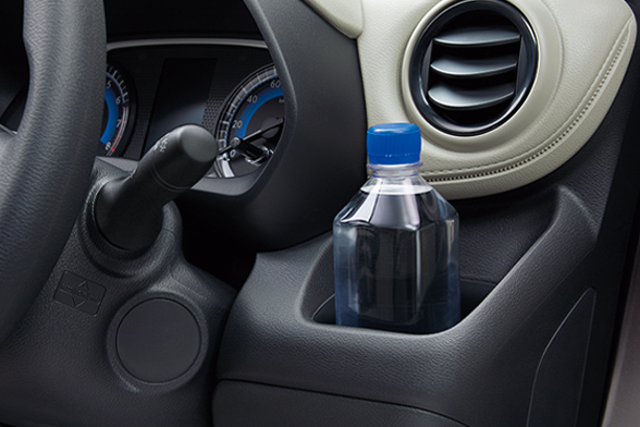 ドリンクホルダー（運転席&助手席）