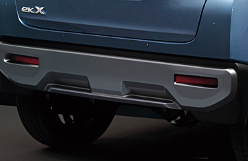 リヤバンパー（チタニウムグレー）