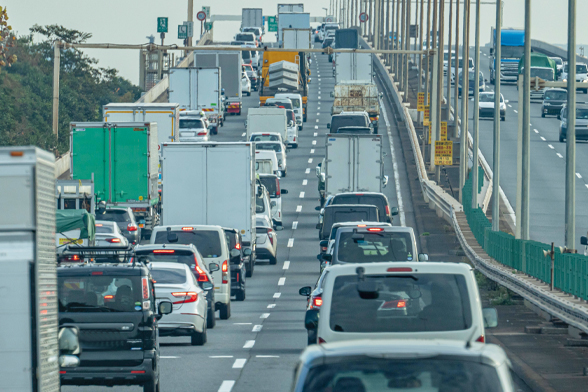 高速道路での「渋滞走行」と長時間の「巡航走行」をサポート。