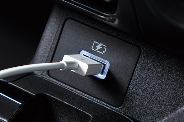 充電用USBポート（Type-A×1）●USBケーブルは付属しません