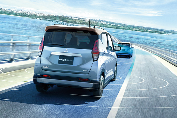 高速道路 同一車線運転支援機能マイパイロット［MI-PILOT］