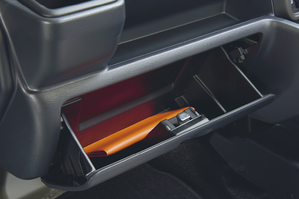 グローブボックス