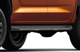 サイドステップ（ダークチタン加飾付）