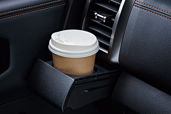 トレイ付きで便利。