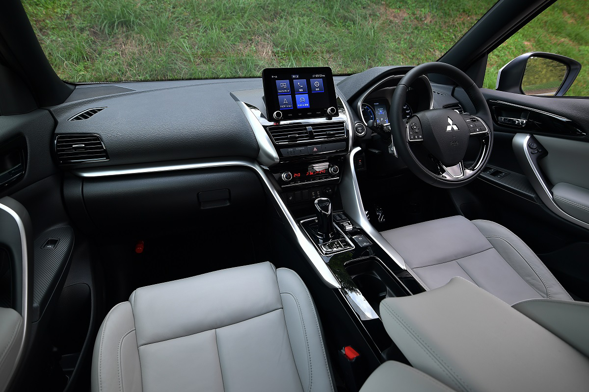 ECLIPSE CROSS PHEV with light gray leather seats (Japanese specification)