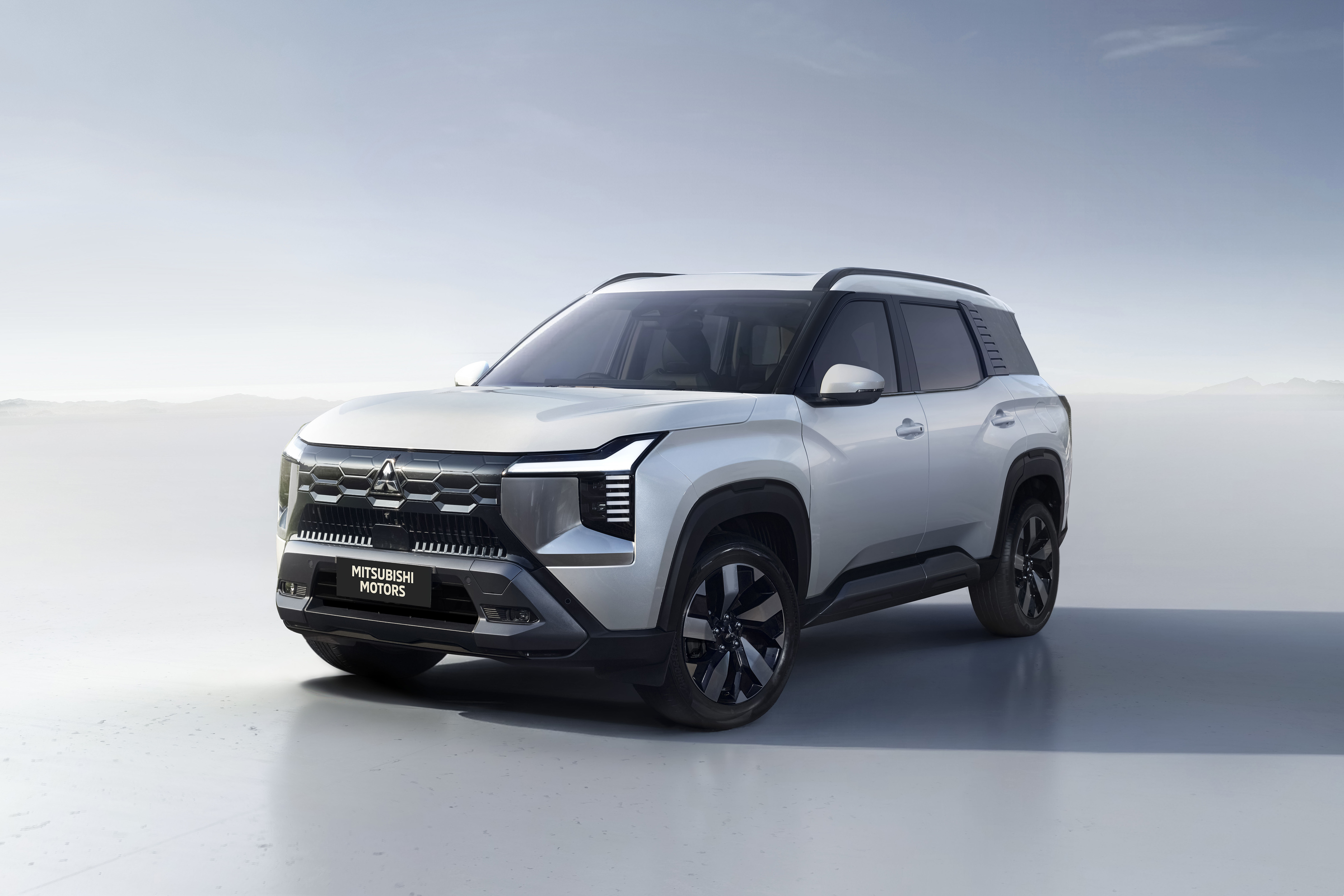 Mitsubishi Motors Premieres the All-New Destinator in Indonesia