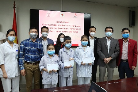MMV Donates Medical Treatment Fees etc. to Economically-Disadvantaged Patients [Vietnam]
