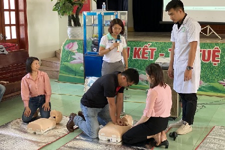 MMV Sponsored First Aid Training Workshop to Students and Teachers at Elementary School [Vietnam]