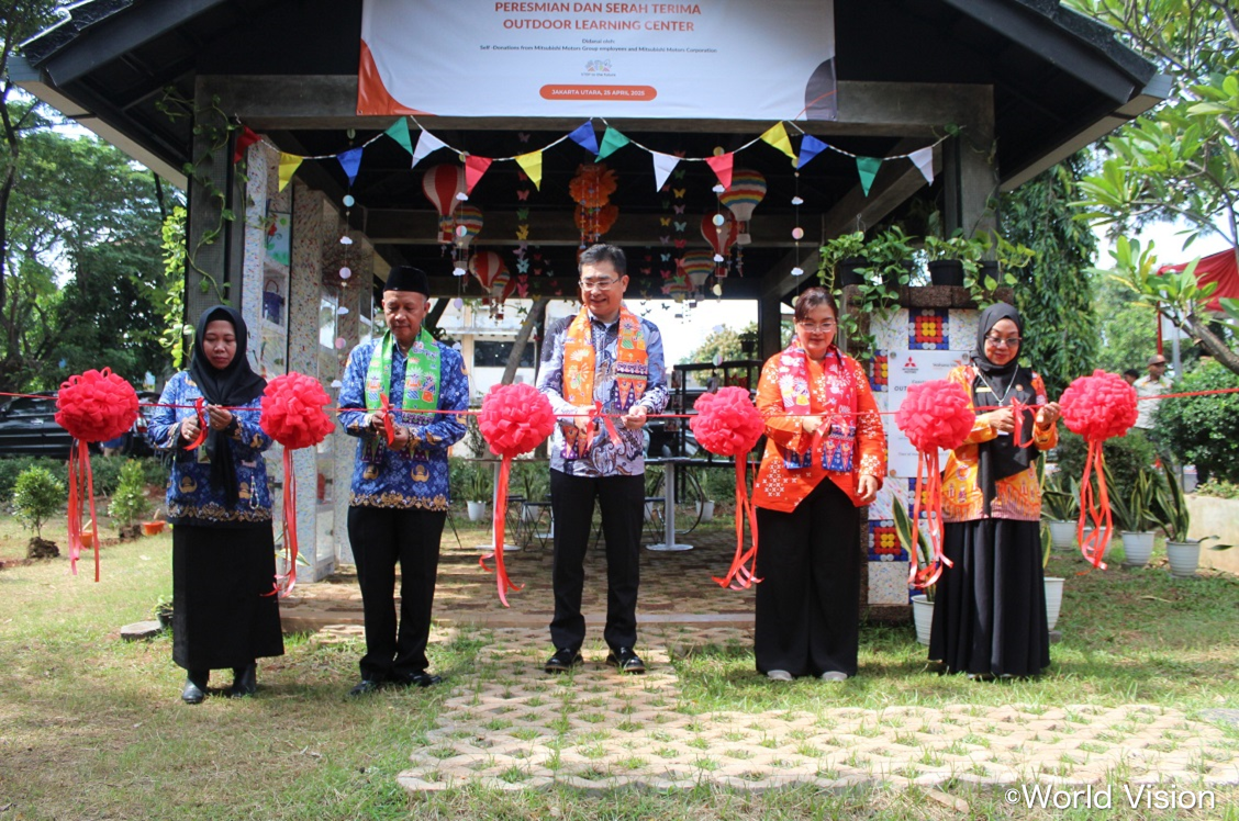 Ribbon-Cutting Ceremony in front of the Outdoor Learning Center