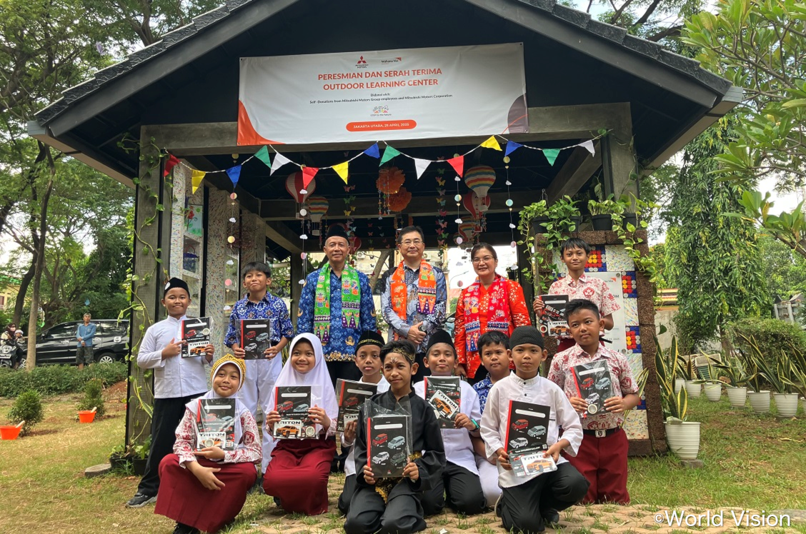 MMC Supports Construction of Outdoor Learning Center and Holds Handover Ceremony [Indonesia]