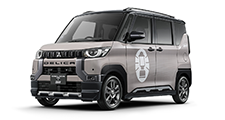 「デリカミニ×Colemanコラボラッピング」装着車フロント