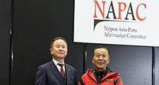 NAPAC会長の中嶋敬一郎氏と「チーム三菱ラリーアート」総監督の増岡浩