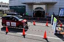 高齢者向けに交通安全教室「クルマの学校」を開催