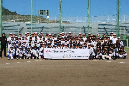 岡崎硬式野球部による蒲郡市少年野球チームへの野球教室を開催