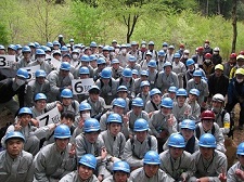 2023年度入社の新入技能訓練生が「パジェロの森」で森林保全活動を実施