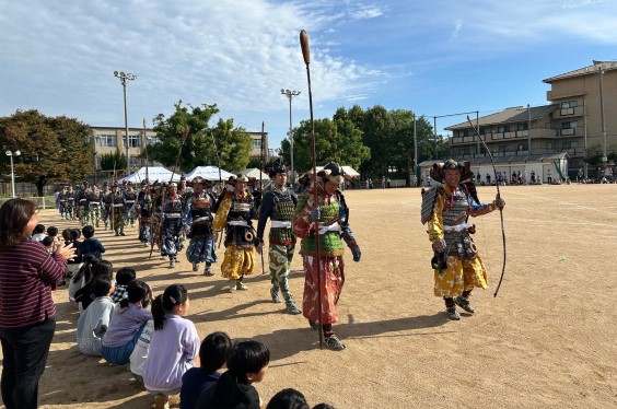 南太秦小学校の児童へ披露