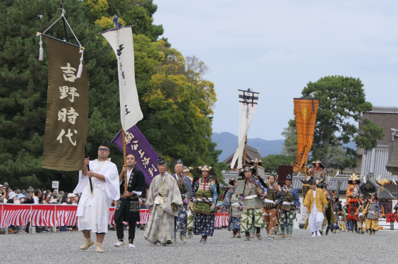 楠公上洛列の先頭