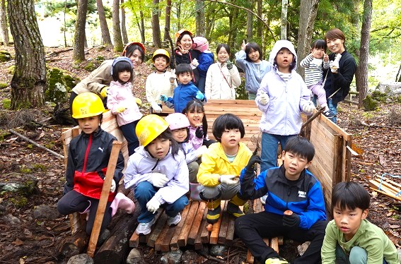 子供プログラム「秘密基地づくり」