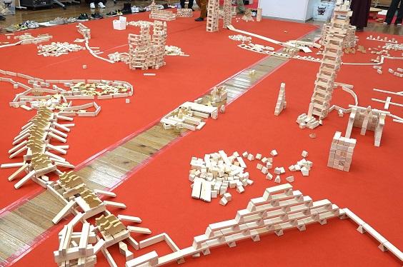 作品をつなげて大きな街が完成