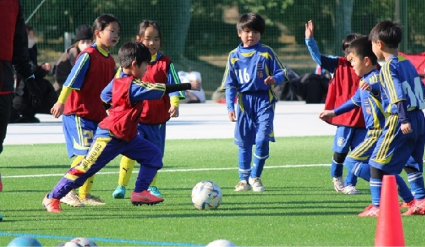 三菱自動車水島FCによるサッカー教室